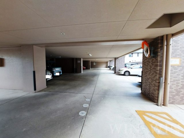 ロイヤルマンション豊橋公園の駐車場