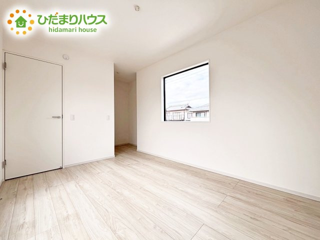 【寝室】 | ひたちなか市足崎2期　新築戸建 | 家族一人ひとりの大切なプライベート空間。趣味に合わせて使って頂けるようシンプルに仕上げてあります。暮らし心地を大きく左右する収納を、適材適所に配置し使い勝手を考慮しました。