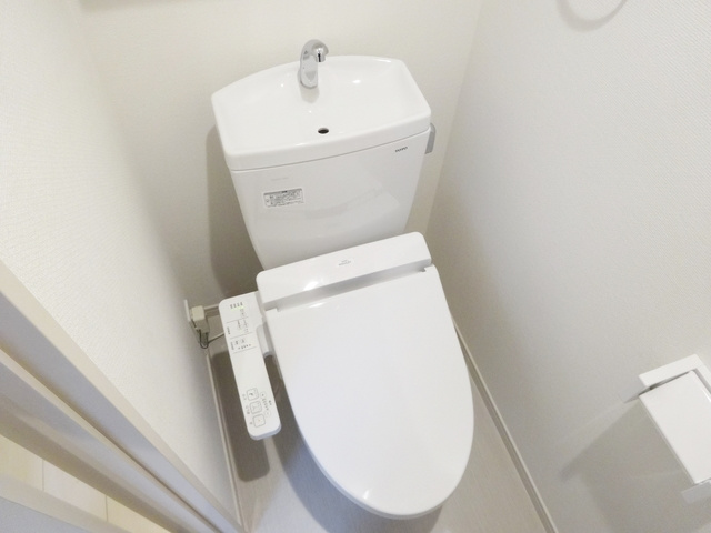 リブリ・シャドゥールのトイレ|温水洗浄便座です♪