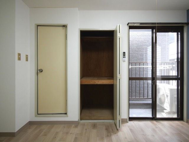 大阪市北区国分寺２丁目の賃貸マンションの収納