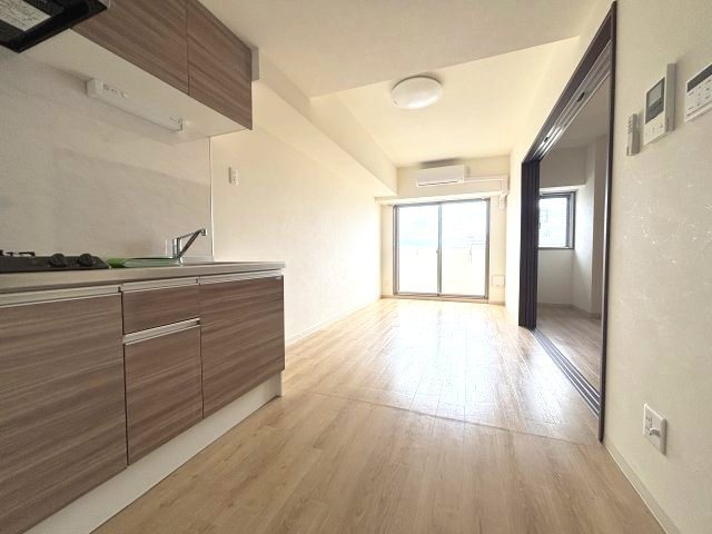 FREEDOM residence藤井寺岡の居間・リビング