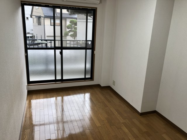 ビラ菱屋西の居間・リビング