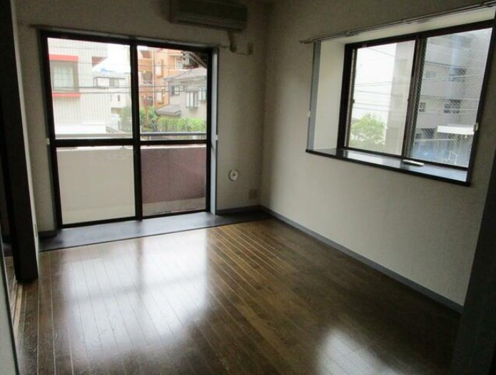 ウスタロスTKの居間・リビング|他部屋参考写真