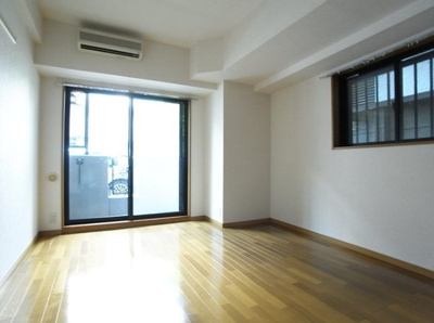 【居間・リビング】 | ロイヤルアメニティー巣鴨