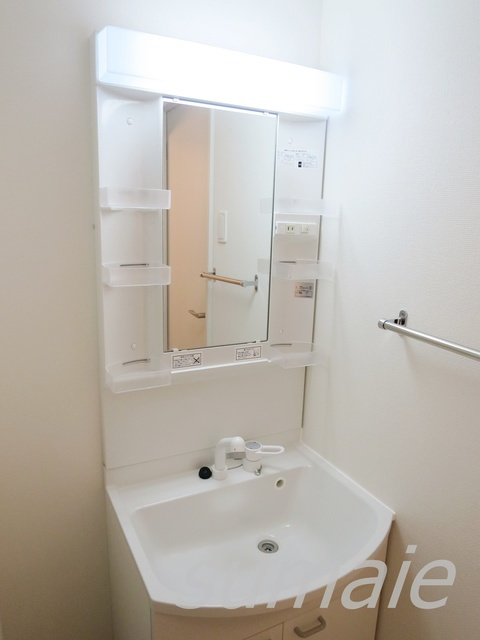 リブリ・王子神谷テラスの洗面所|独立洗面台です☆