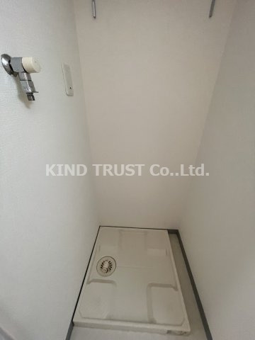 ゼウス梅田アクアの独立洗面台|独立洗面台、小物を置くことができて便利です