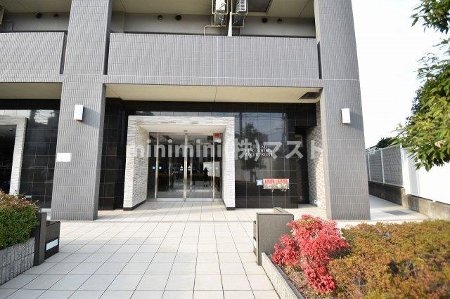 エスリード福島リバーフロントのエントランス