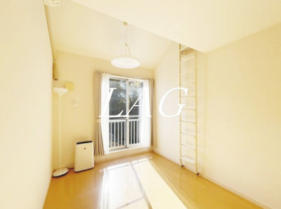 【居間・リビング】 | メゾン・ド・ソレイユ | 洋室のお部屋です。