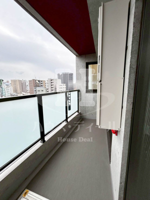 【バルコニー】 | アリーチェ赤羽岩淵 | 外からの目が気にならないバルコニーで洗濯物が干せます