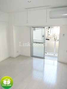 AZEST SUMIDAの居間・リビング