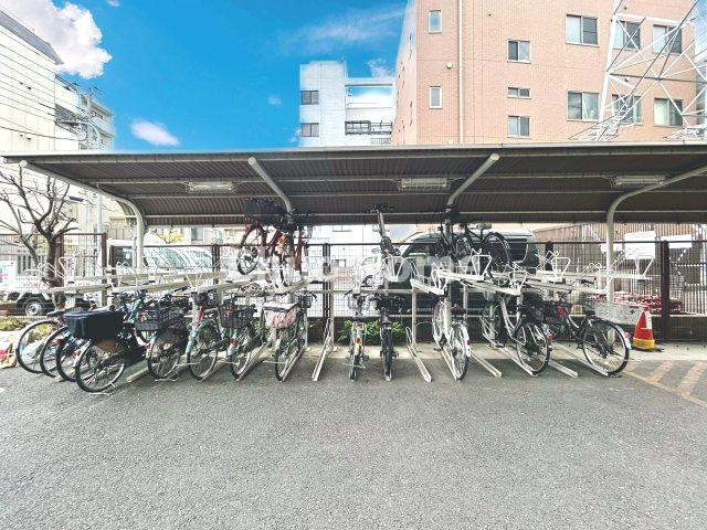 モリス綾瀬の駐輪場|【自転車置き場】最新の空き状況や費用などの詳細は担当スタッフまでお問い合わせください。