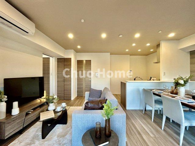 モリス綾瀬の居間・リビング|【居間・リビング】「ＬＤＫは家族団らんをデザイン」広いＬＤＫでは家族が集まり一緒の時間を過ごせる工夫がされております。何気ない一日の当たり前のひとコマがいつか一生の宝物になります