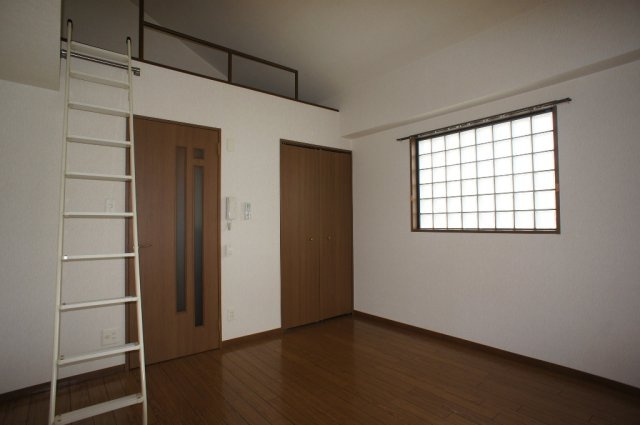 アドレ壱番館の洋室