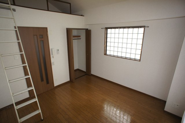 アドレ壱番館の居間・リビング