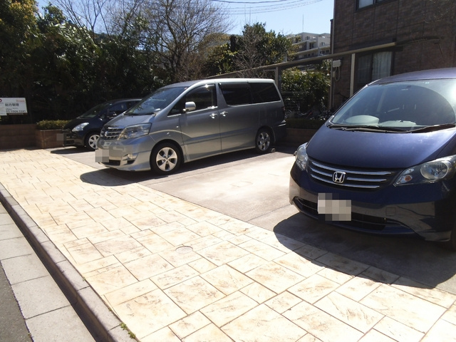 リバレイン浮間Ⅱの駐車場|駐車場はこちら！