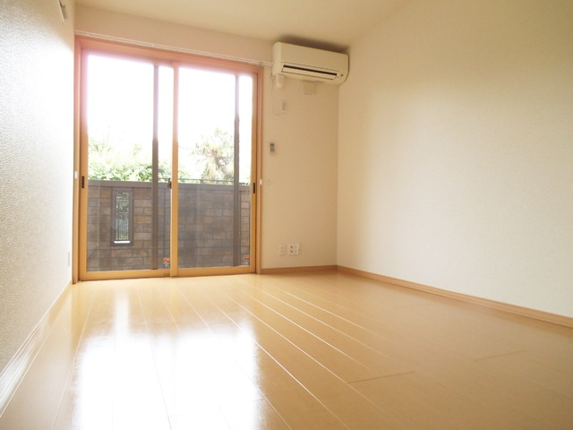 リバレイン浮間Ⅱの寝室|日当たりの良いお部屋！