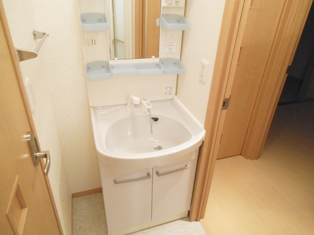 リバレイン浮間Ⅱの洗面所|独立洗面台付きです！