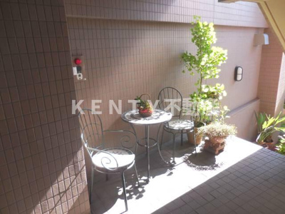 【ロビー】 | イーストコートＳ | 落ち着いたロビーです