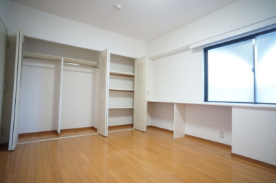 【洋室】 | カルパティア市ヶ谷