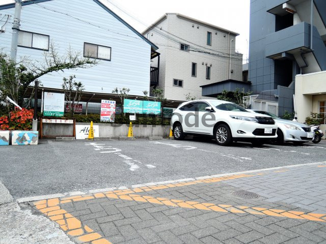 etoile 5(エトワールファイブ)の駐車場