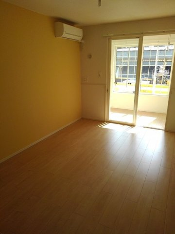 クレセントＡの居間・リビング