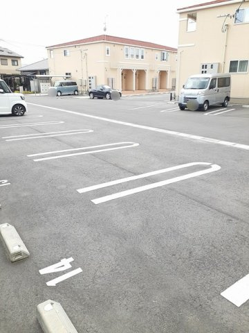 ｓａｌｉｅｎｔｅ　Ⅳの駐車場