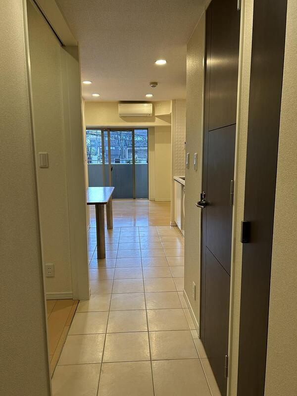 ベルファース本郷弓町の玄関|明るい玄関※別室参考写真