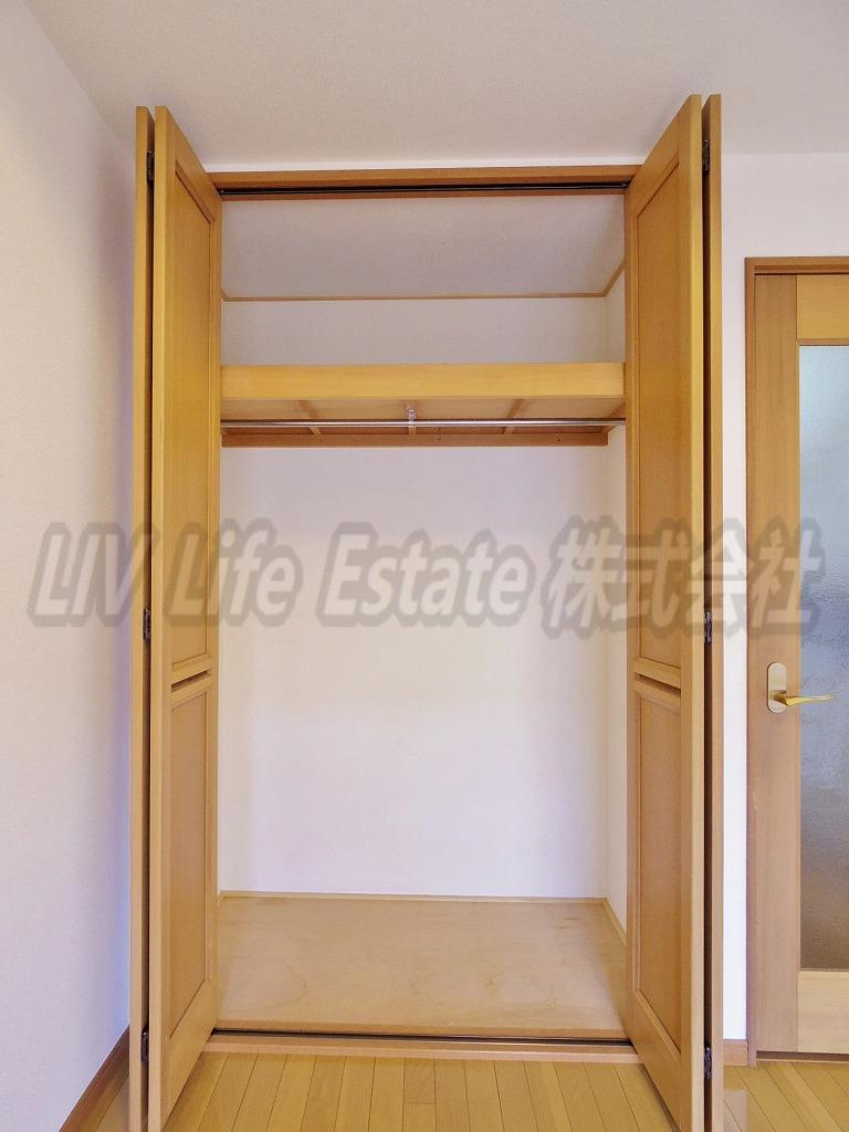 小平市学園東町３丁目のアパートの収納