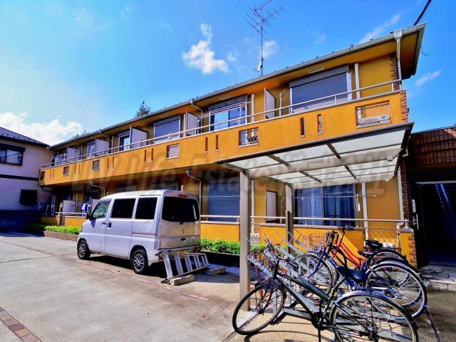 小平市学園東町３丁目のアパートの外観