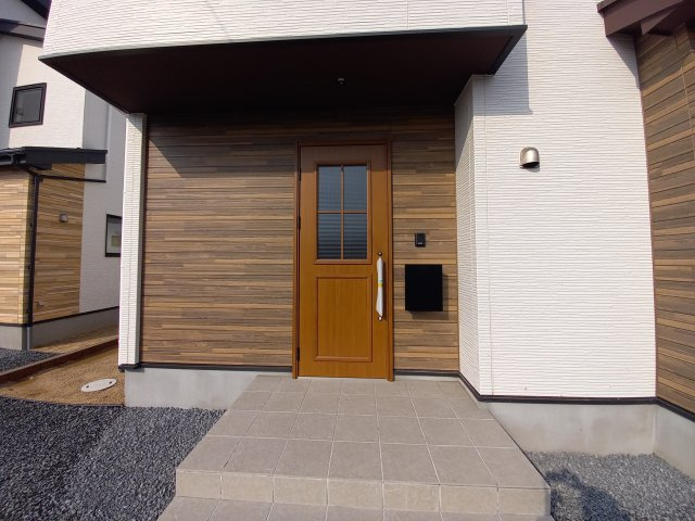 水戸市柳町1期の玄関|玄関です。玄関は住まいの（顔）です～♪新しい生活を新しい家で♪