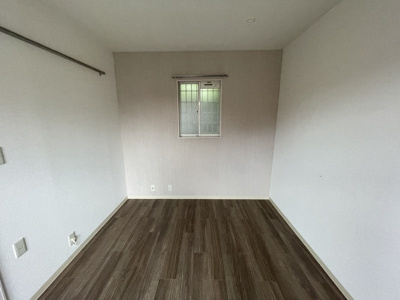 【寝室】 | プレザントヒル  | ※別号室参考写真