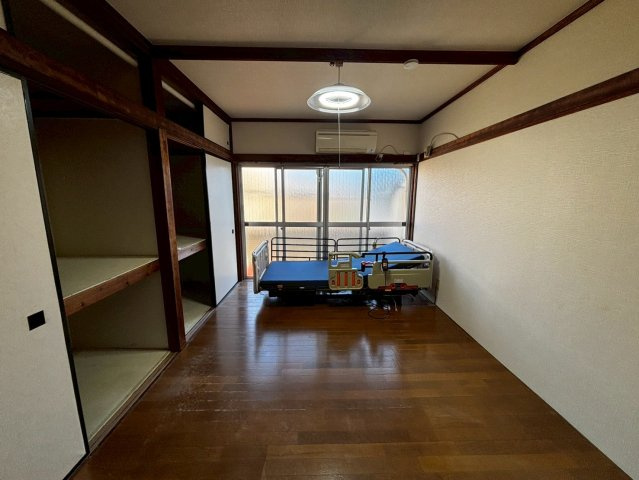 石田マンションの洋室