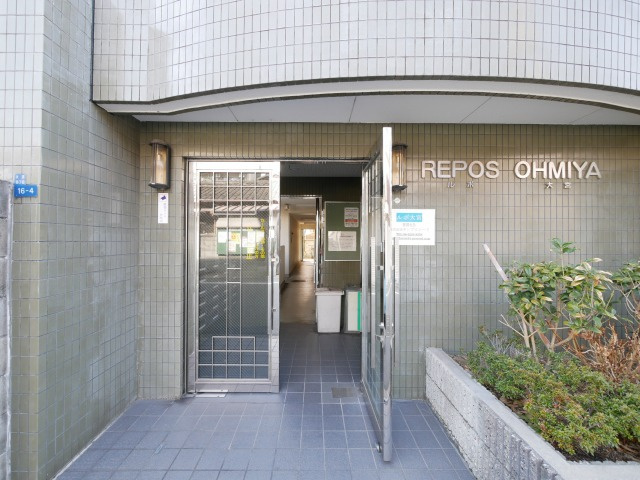 大阪市旭区大宮４丁目の賃貸マンションのエントランス