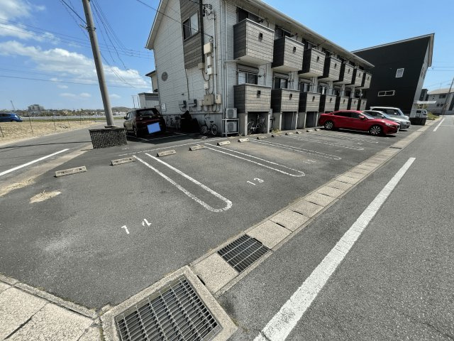 リベルテⅡの駐車場