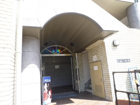 八坂一番館のエントランス