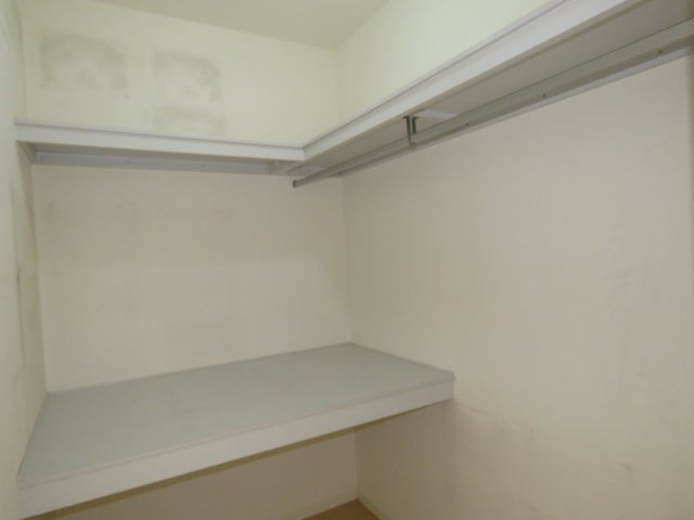 ハピネスの収納|ウォークインクローゼット
反転タイプ