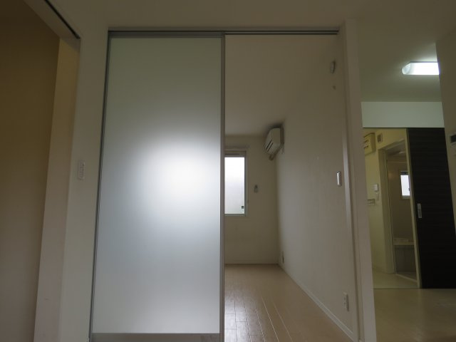 ハピネスのその他|仕切りドア
反転タイプ