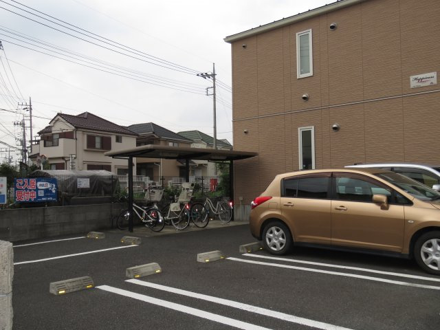 ハピネスの駐車場