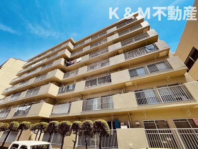 山口マンションのロビー|外観も気になるポイント