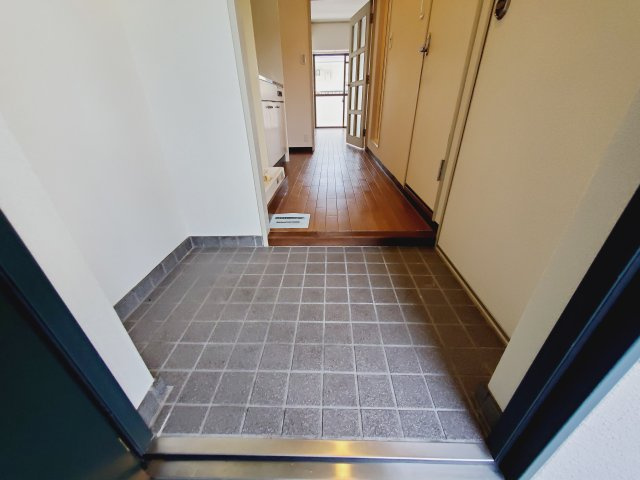 ロシェ宝塚の玄関