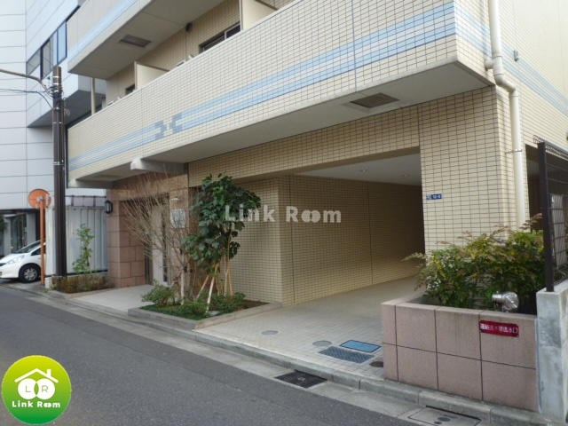 リクレイシア菊川のエントランス