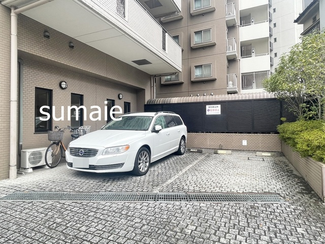 日神パレステージ王子神谷の駐車場|駐車場です♪