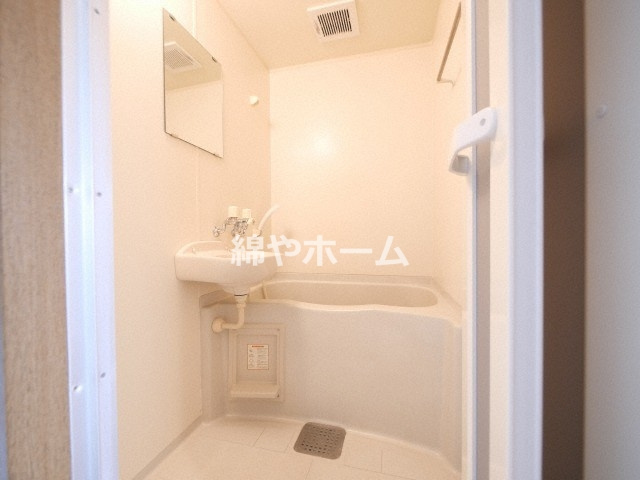 ライフステージ難波の浴室|日々の疲れを癒すお風呂付です