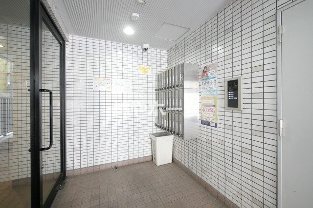 ライフステージ難波のロビー|毎日通るロビーはこのようになっています