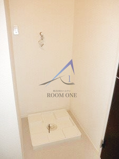 メゾンエスポワールの設備|洗濯機置場です。