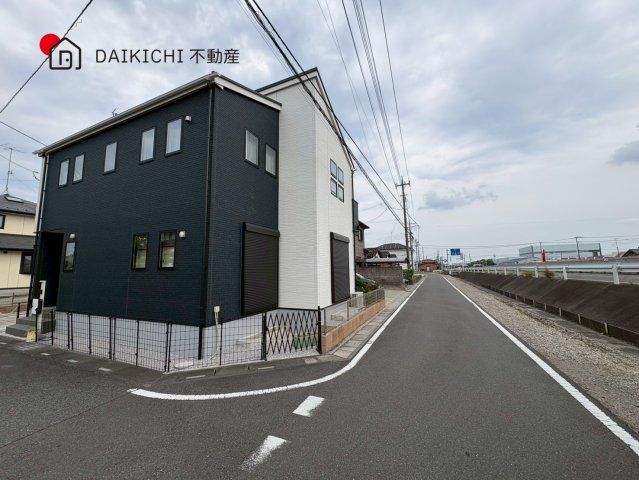 【前面道路含む現地写真】 | 行田市富士見町2丁目　中古戸建