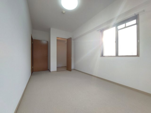 セントポリア金剛東の洋室