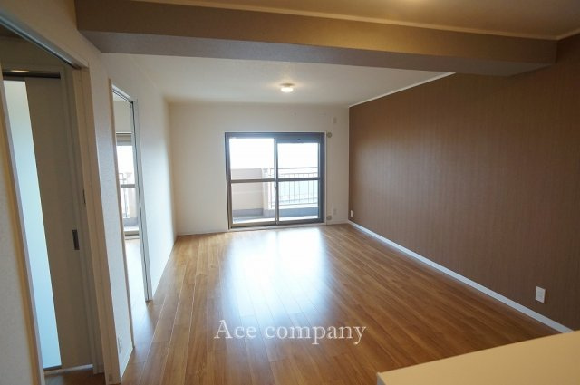 【居間・リビング】 | シャトー第2八戸ノ里 | 【LDK：ゆったり18帖♪】