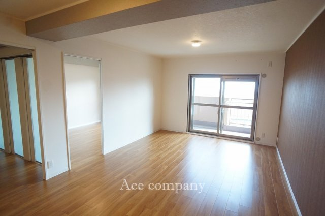 【居間・リビング】 | シャトー第2八戸ノ里 | 【LDK：ゆったり18帖♪】