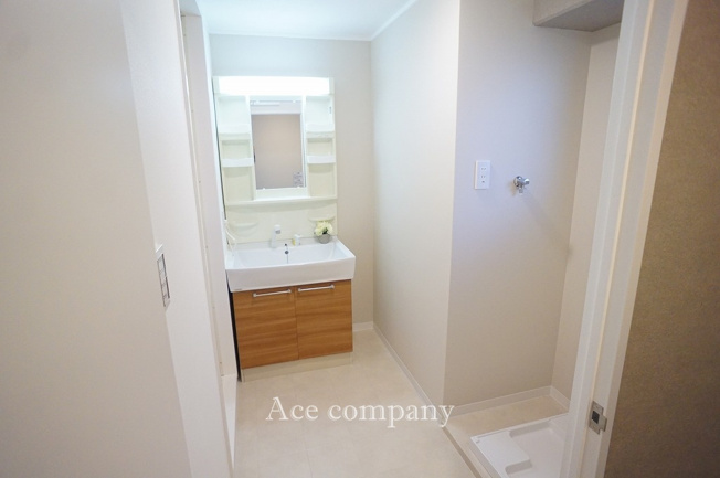 【ランドリースペース】 | シャトー第2八戸ノ里 | 洗濯パン新調です☆